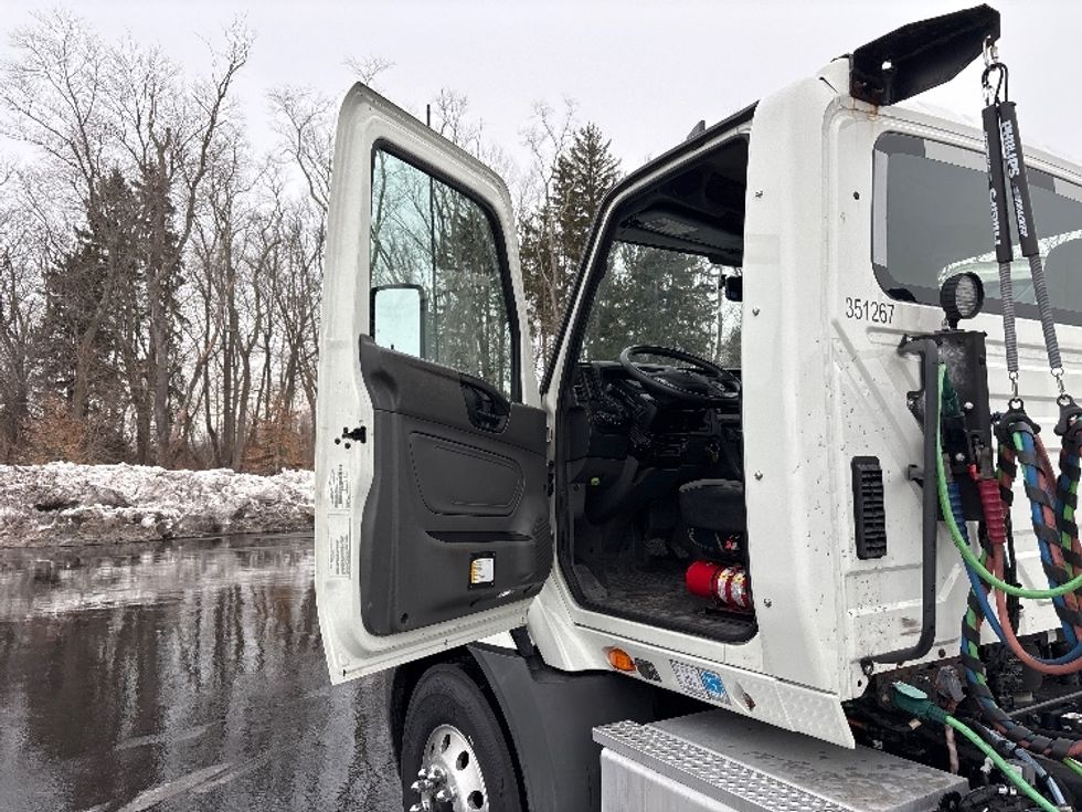 Day Cab Tractor-Heavy Duty Tractors-International-2020-RH613-Cranbury-NJ-245,837\n\t\tmiles-$ 32,250 - Image 9