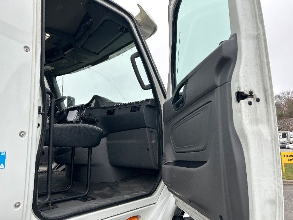 Day Cab Tractor-Heavy Duty Tractors-International-2020-RH613-Fitchburg-MA-336,426\n\t\tmiles-$ 30,500 - Image 12