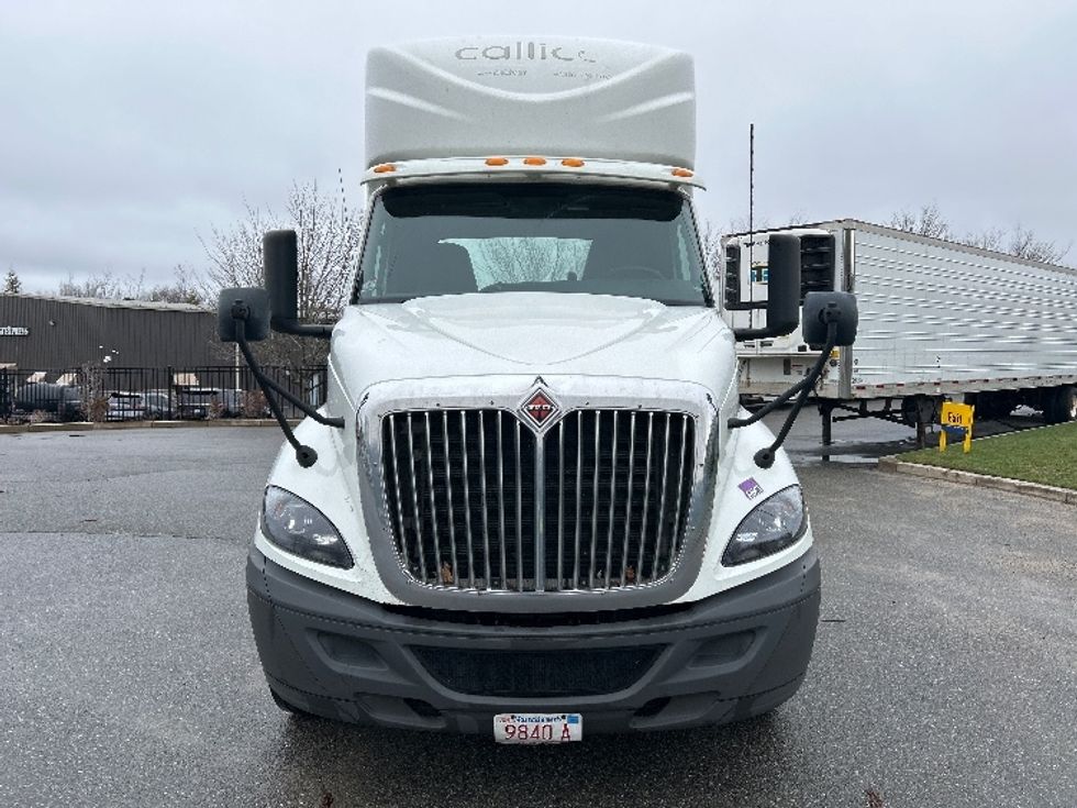 Day Cab Tractor-Heavy Duty Tractors-International-2020-RH613-Fitchburg-MA-336,426\n\t\tmiles-$ 30,500 - Image 2