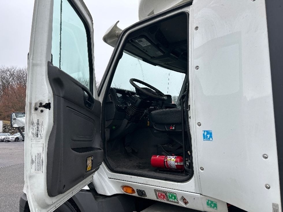 Day Cab Tractor-Heavy Duty Tractors-International-2020-RH613-Fitchburg-MA-336,426\n\t\tmiles-$ 30,500 - Image 9