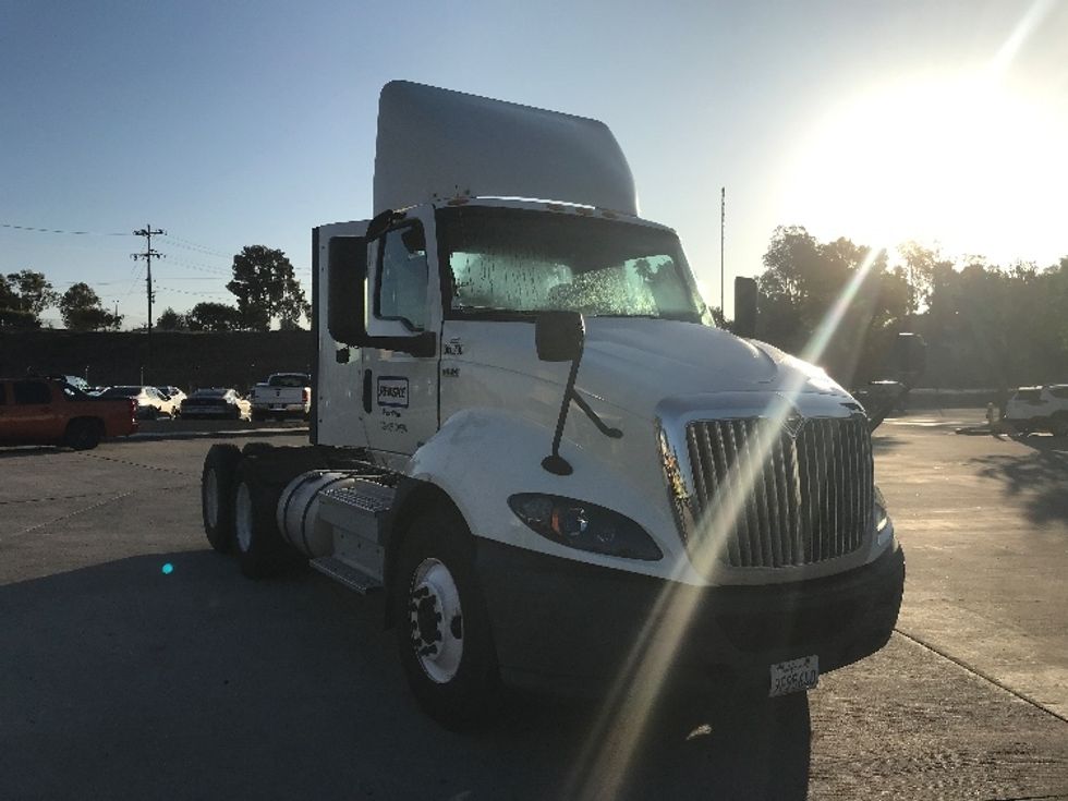 Day Cab Tractor-Heavy Duty Tractors-International-2020-RH613-Fontana-CA-124,541\n\t\tmiles-$ 38,750 - Image 1