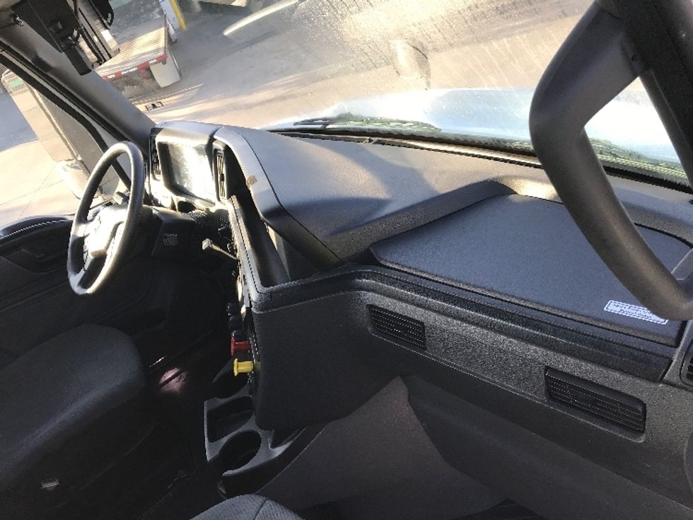 Day Cab Tractor-Heavy Duty Tractors-International-2020-RH613-Fontana-CA-124,541\n\t\tmiles-$ 38,750 - Image 13