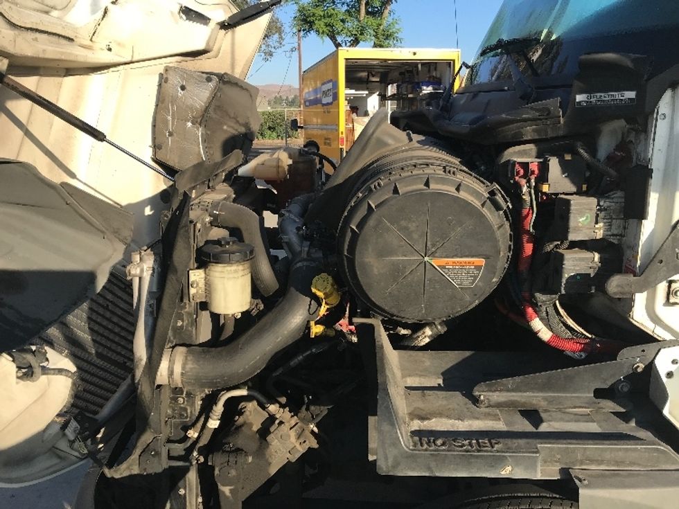 Day Cab Tractor-Heavy Duty Tractors-International-2020-RH613-Fontana-CA-124,541\n\t\tmiles-$ 38,750 - Image 15