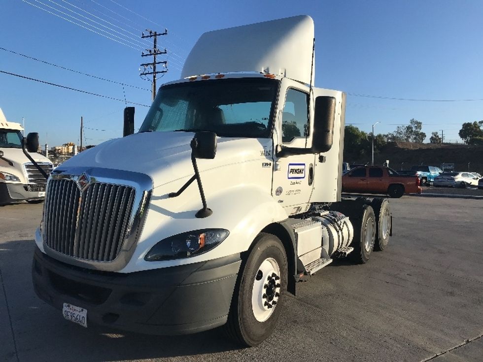 Day Cab Tractor-Heavy Duty Tractors-International-2020-RH613-Fontana-CA-124,541\n\t\tmiles-$ 38,750 - Image 3