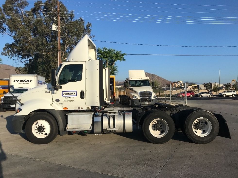 Day Cab Tractor-Heavy Duty Tractors-International-2020-RH613-Fontana-CA-124,541\n\t\tmiles-$ 38,750 - Image 4