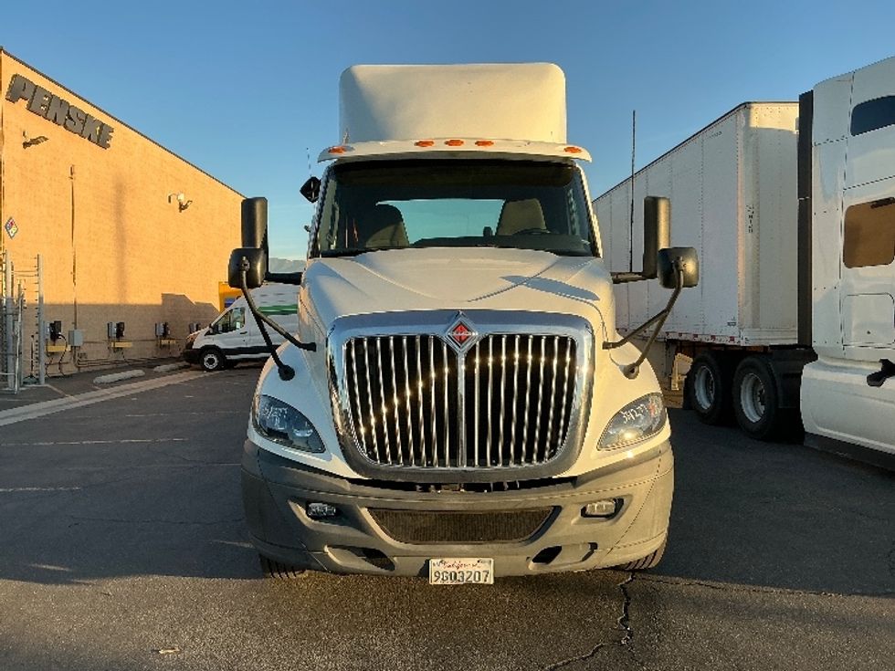 Day Cab Tractor-Heavy Duty Tractors-International-2020-RH613-Fontana-CA-173,552\n\t\tmiles-$ 30,750 - Image 2
