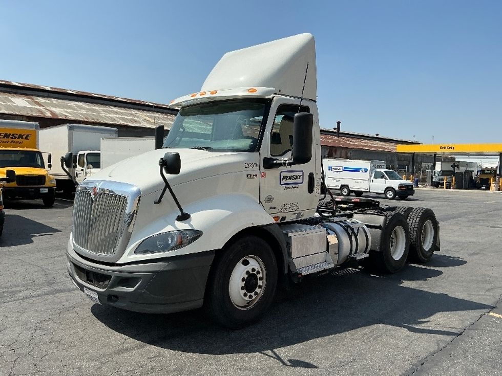 Day Cab Tractor-Heavy Duty Tractors-International-2020-RH613-Fontana-CA-179,127\n\t\tmiles-$ 35,250 - Image 3