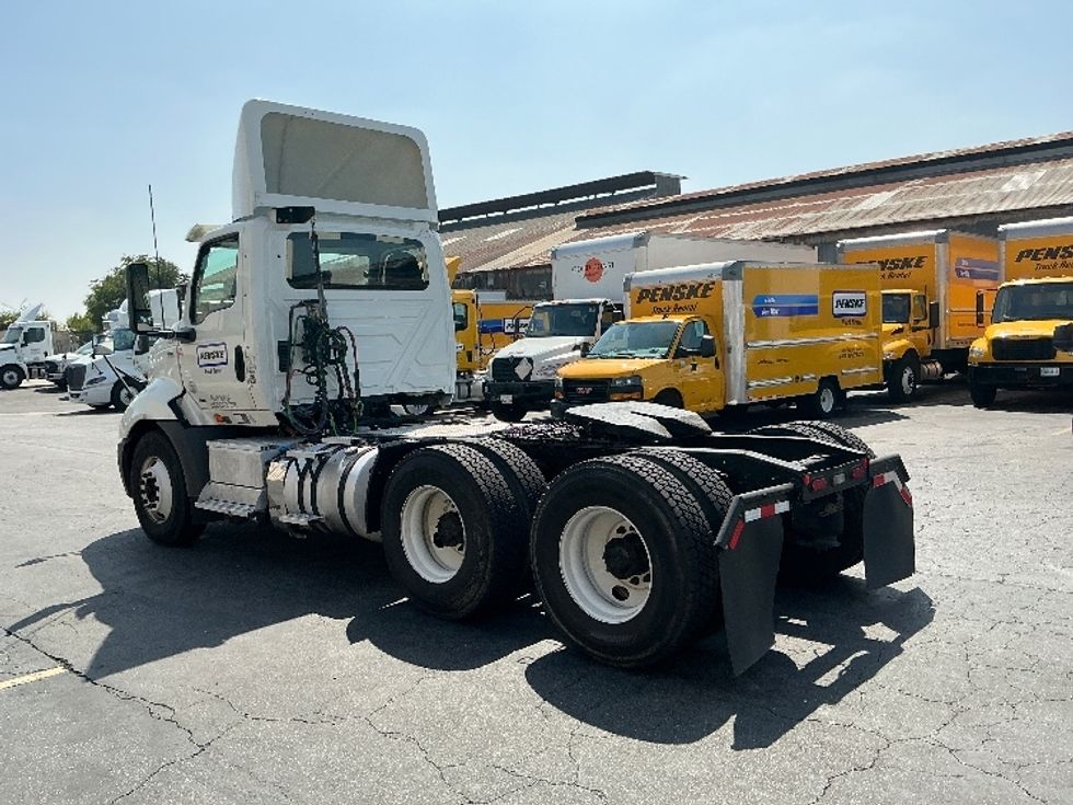 Day Cab Tractor-Heavy Duty Tractors-International-2020-RH613-Fontana-CA-179,127\n\t\tmiles-$ 35,250 - Image 5