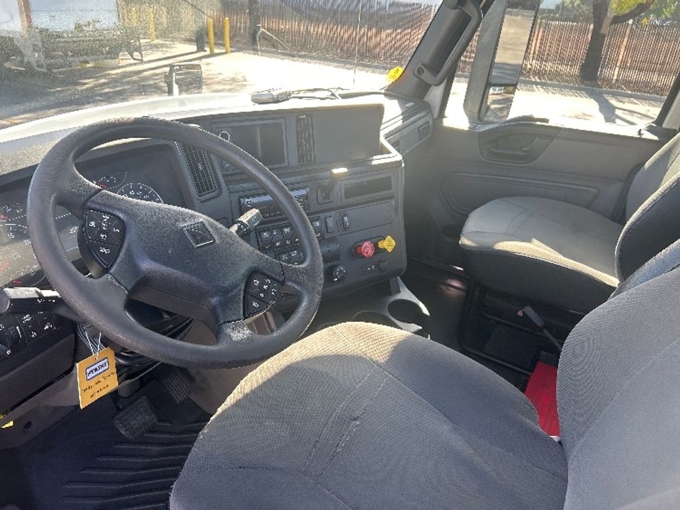 Day Cab Tractor-Heavy Duty Tractors-International-2020-RH613-Fontana-CA-206,514\n\t\tmiles-$ 34,250 - Image 10