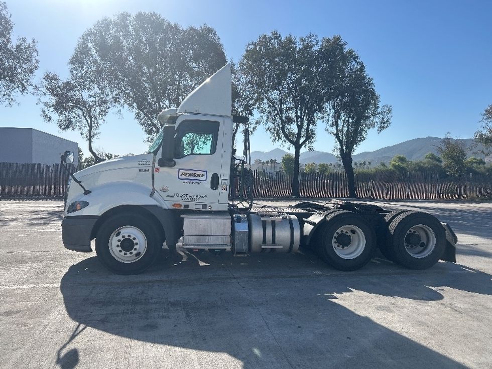 Day Cab Tractor-Heavy Duty Tractors-International-2020-RH613-Fontana-CA-206,514\n\t\tmiles-$ 34,250 - Image 4