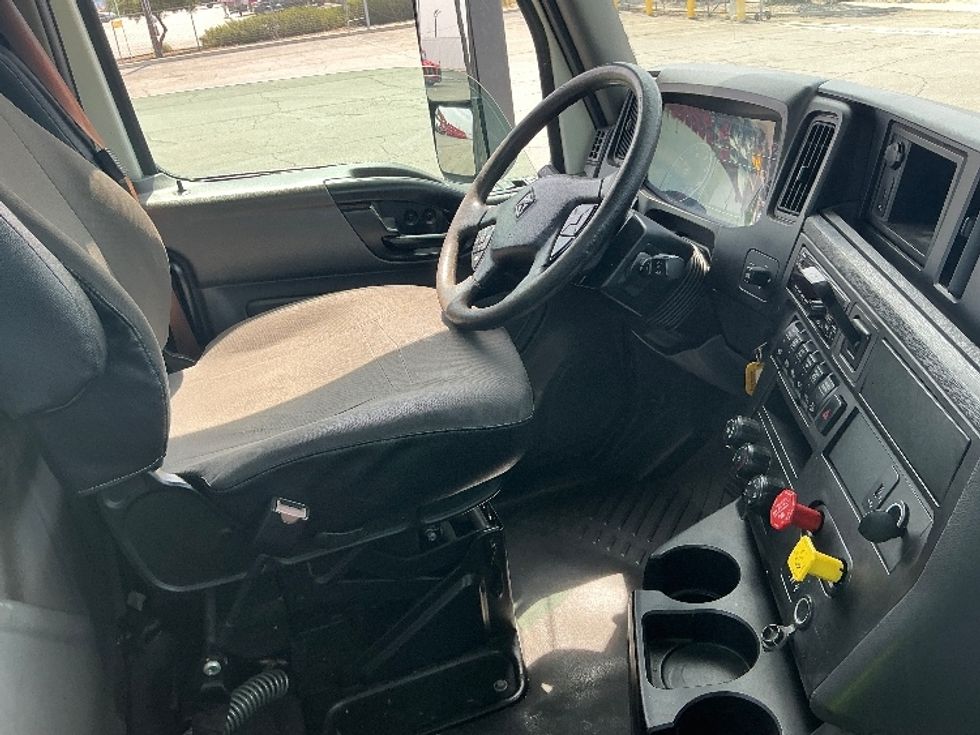 Day Cab Tractor-Heavy Duty Tractors-International-2020-RH613-Fontana-CA-279,428\n\t\tmiles-$ 21,000 - Image 14