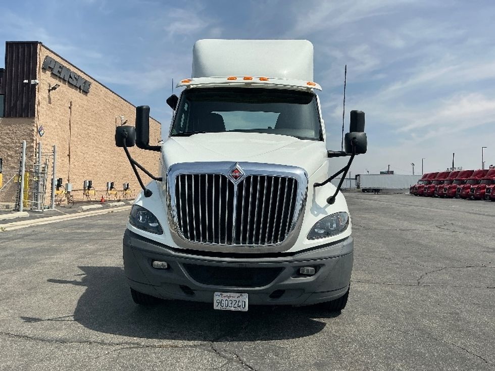 Day Cab Tractor-Heavy Duty Tractors-International-2020-RH613-Fontana-CA-279,428\n\t\tmiles-$ 21,000 - Image 2