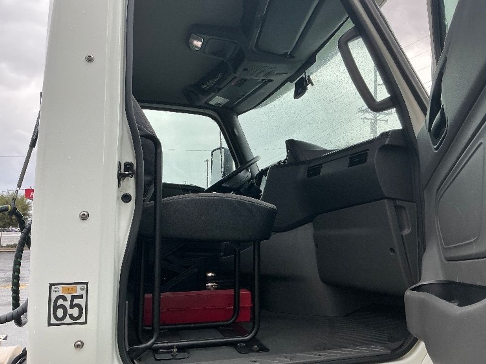 Day Cab Tractor-Heavy Duty Tractors-International-2020-RH613-Fontana-CA-294,945\n\t\tmiles-$ 25,750 - Image 11