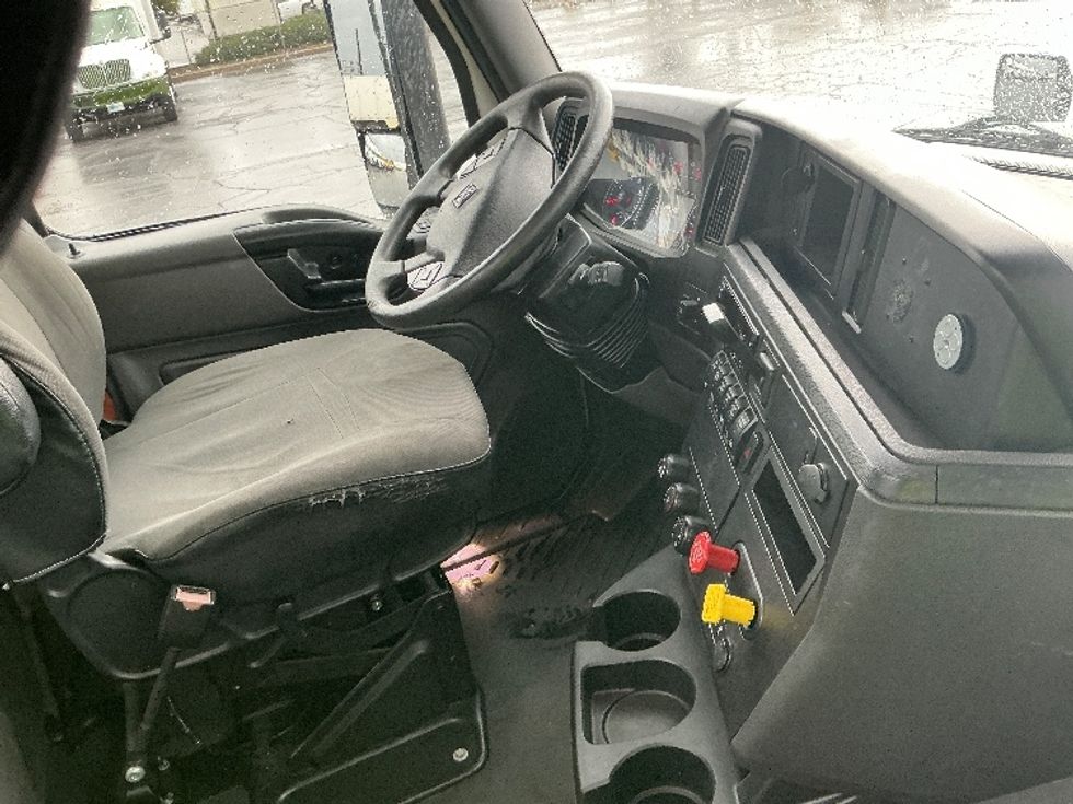 Day Cab Tractor-Heavy Duty Tractors-International-2020-RH613-Fontana-CA-294,945\n\t\tmiles-$ 25,750 - Image 13