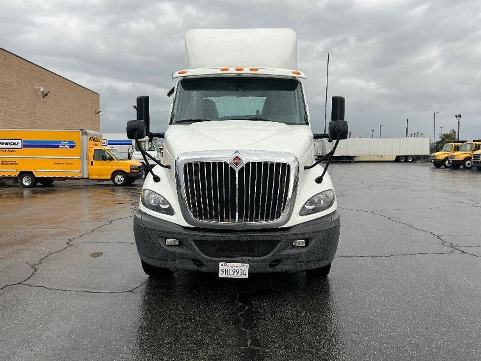 Day Cab Tractor-Heavy Duty Tractors-International-2020-RH613-Fontana-CA-294,945\n\t\tmiles-$ 25,750 - Image 2