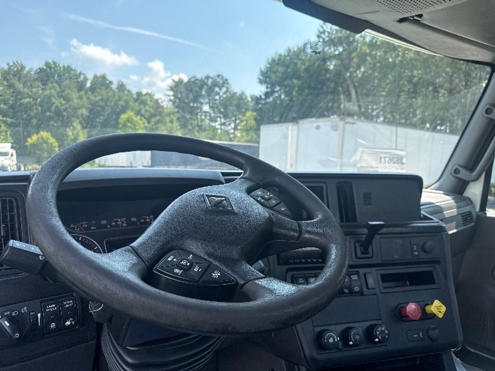 Day Cab Tractor-Heavy Duty Tractors-International-2020-RH613-Forest Park-GA-200,108\n\t\tmiles-$ 22,250 - Image 10