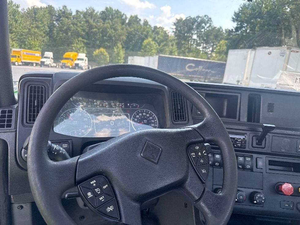 Day Cab Tractor-Heavy Duty Tractors-International-2020-RH613-Forest Park-GA-200,108\n\t\tmiles-$ 22,250 - Image 11