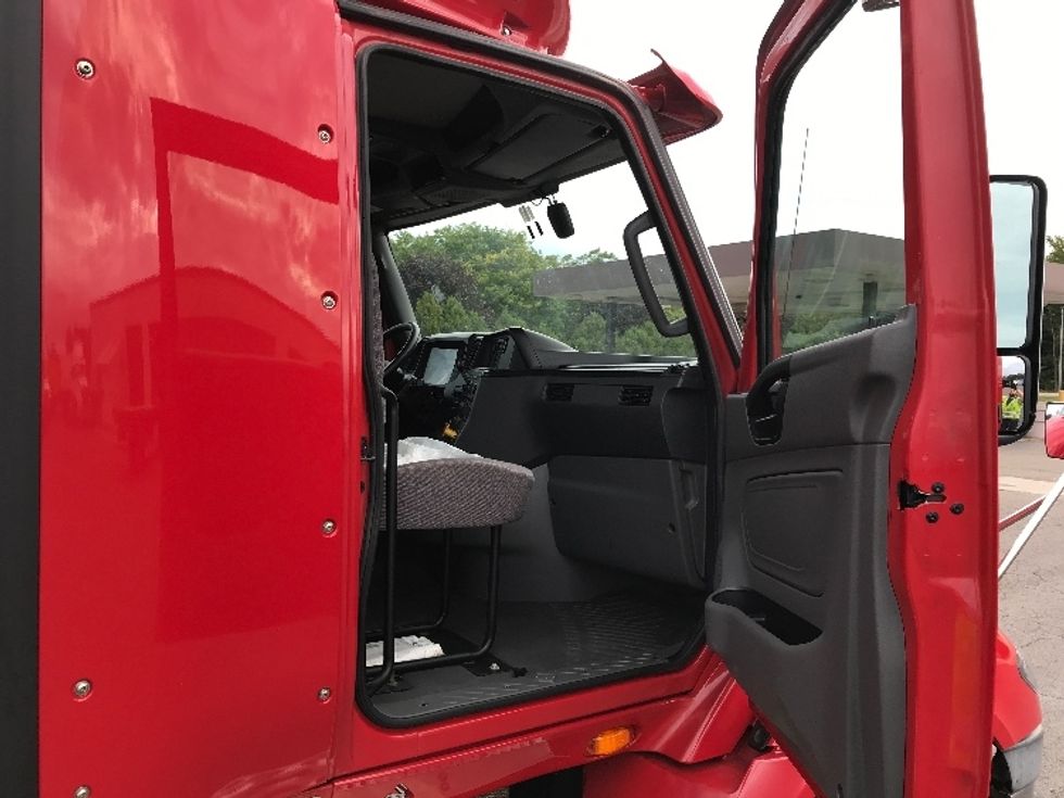 Day Cab Tractor-Heavy Duty Tractors-International-2020-RH613-Fredonia-NY-242,997\n\t\tmiles-$ 38,000 - Image 12