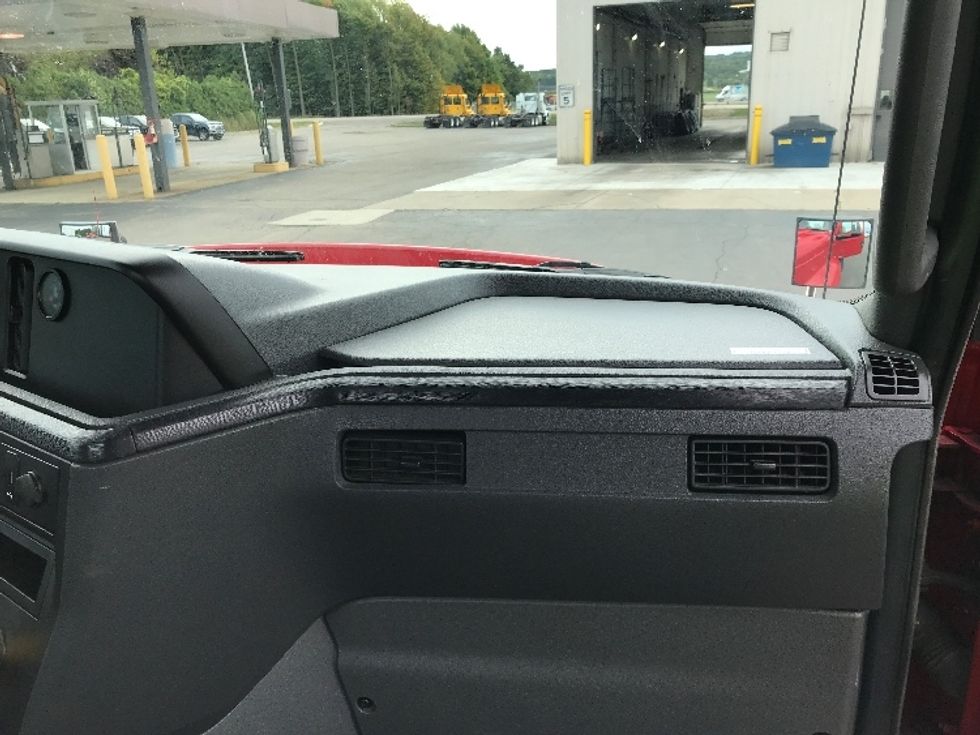 Day Cab Tractor-Heavy Duty Tractors-International-2020-RH613-Fredonia-NY-242,997\n\t\tmiles-$ 38,000 - Image 13