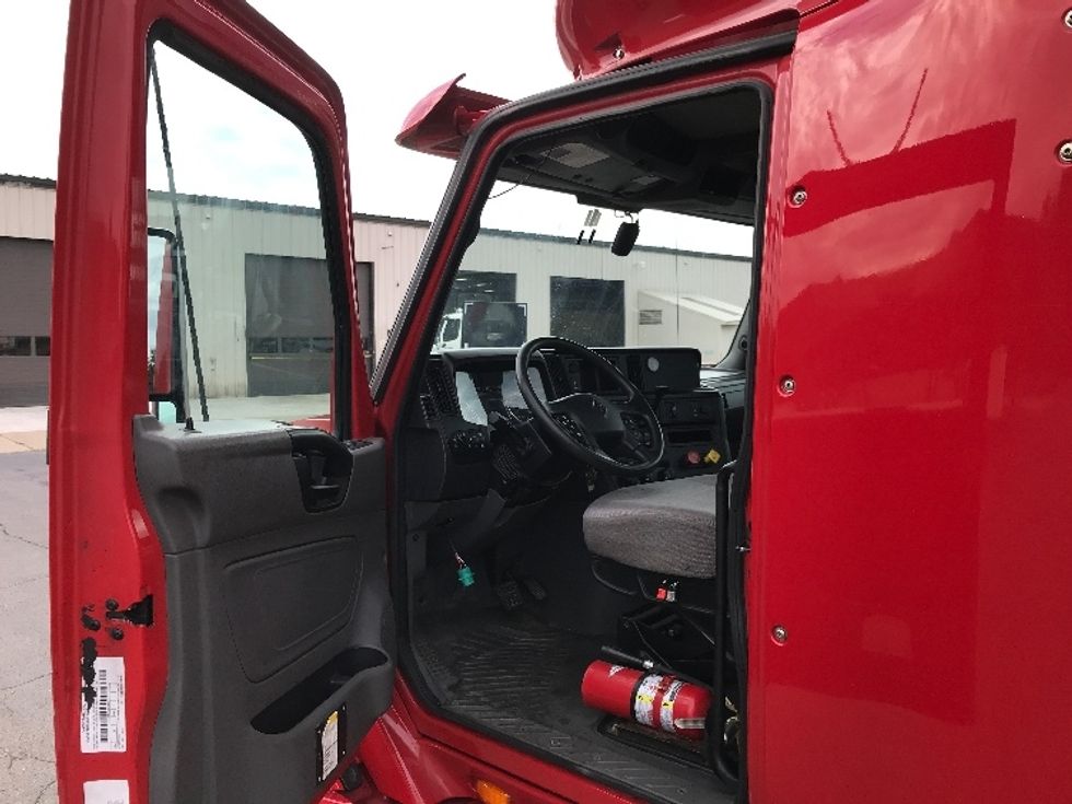 Day Cab Tractor-Heavy Duty Tractors-International-2020-RH613-Fredonia-NY-242,997\n\t\tmiles-$ 38,000 - Image 9