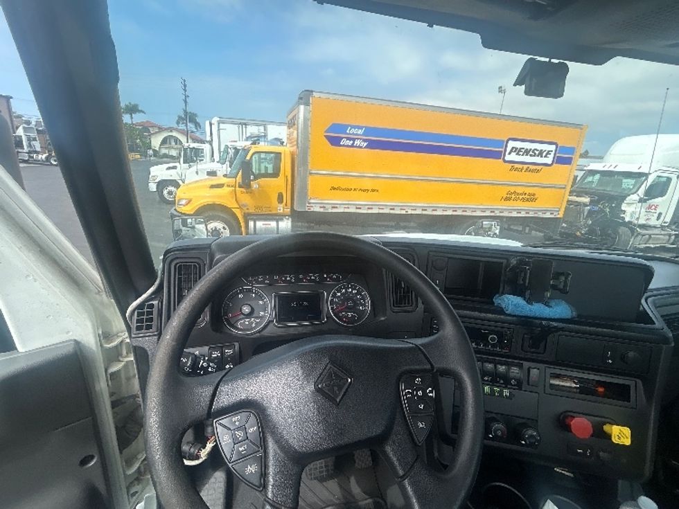 Day Cab Tractor-Heavy Duty Tractors-International-2020-RH613-Fresno-CA-251,693\n\t\tmiles-$ 24,750 - Image 11