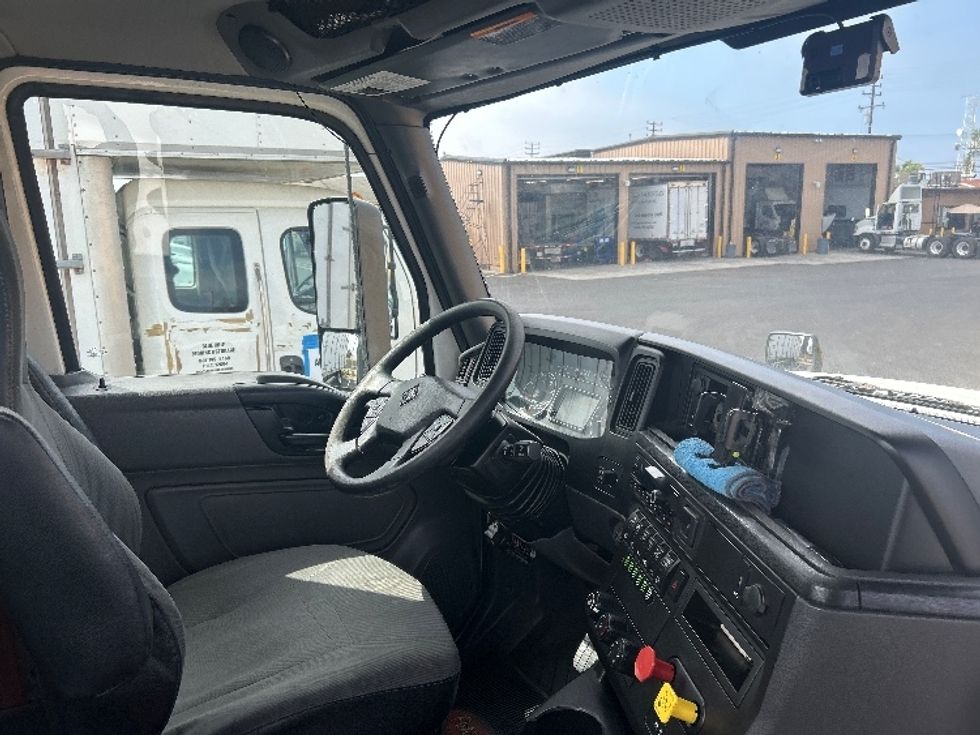 Day Cab Tractor-Heavy Duty Tractors-International-2020-RH613-Fresno-CA-251,693\n\t\tmiles-$ 24,750 - Image 14