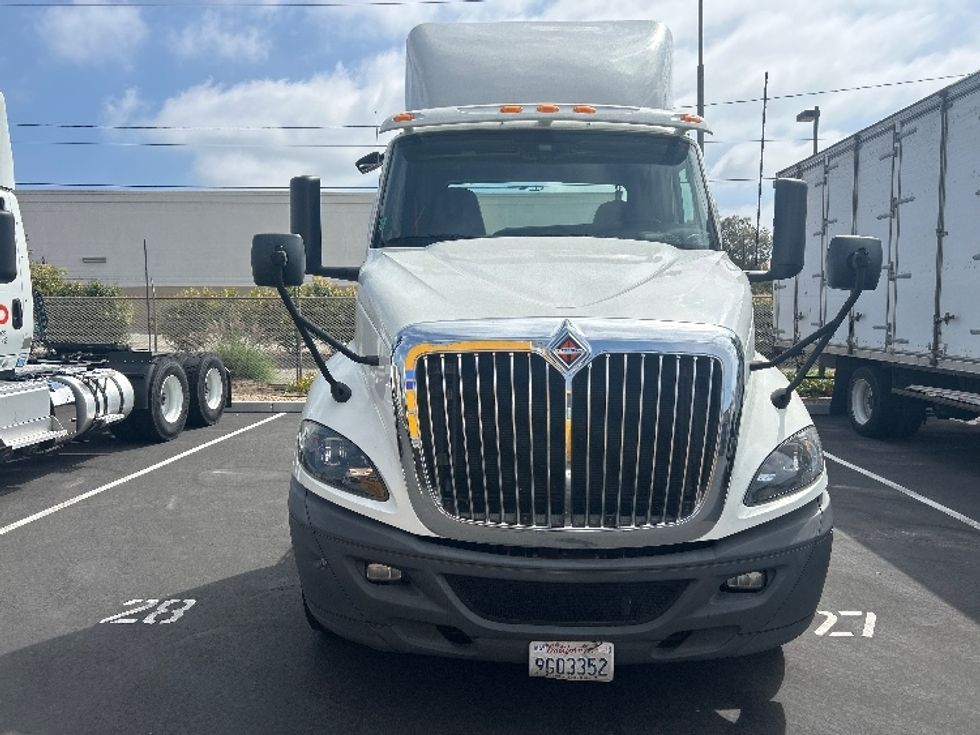 Day Cab Tractor-Heavy Duty Tractors-International-2020-RH613-Fresno-CA-251,693\n\t\tmiles-$ 24,750 - Image 2