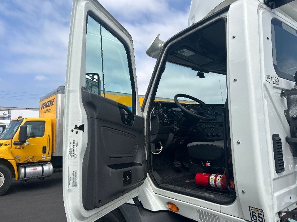 Day Cab Tractor-Heavy Duty Tractors-International-2020-RH613-Fresno-CA-251,693\n\t\tmiles-$ 24,750 - Image 9