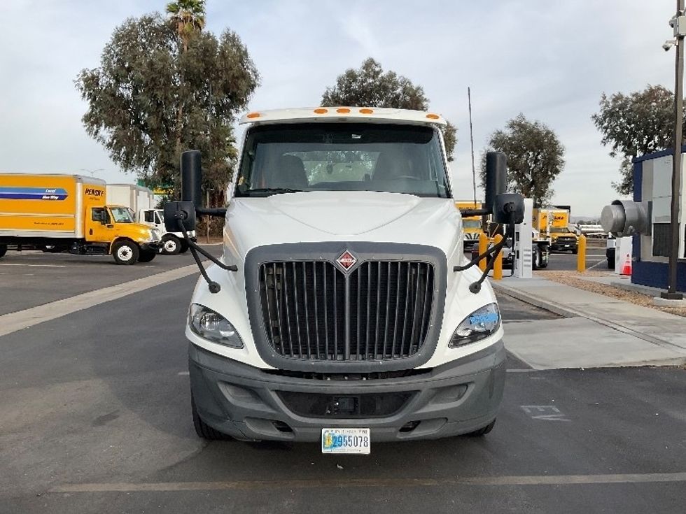 Day Cab Tractor-Heavy Duty Tractors-International-2020-RH613-Fresno-CA-264,074\n\t\tmiles-$ 21,500 - Image 2
