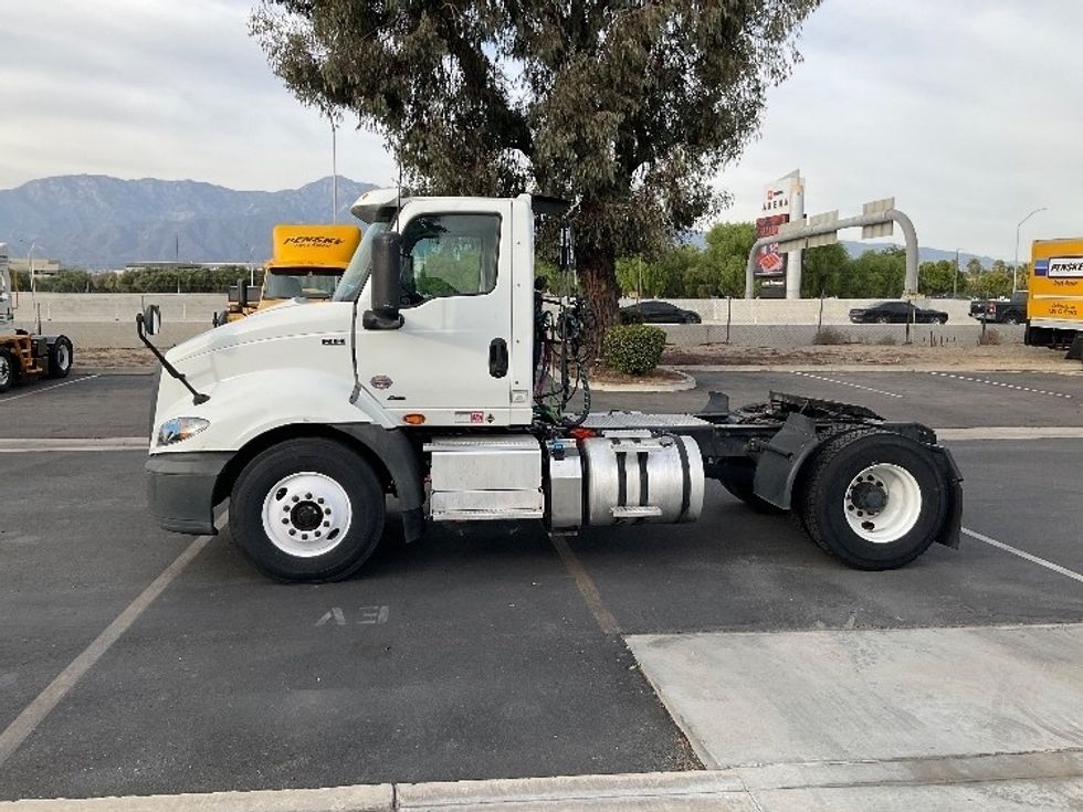 Day Cab Tractor-Heavy Duty Tractors-International-2020-RH613-Fresno-CA-264,074\n\t\tmiles-$ 21,500 - Image 4