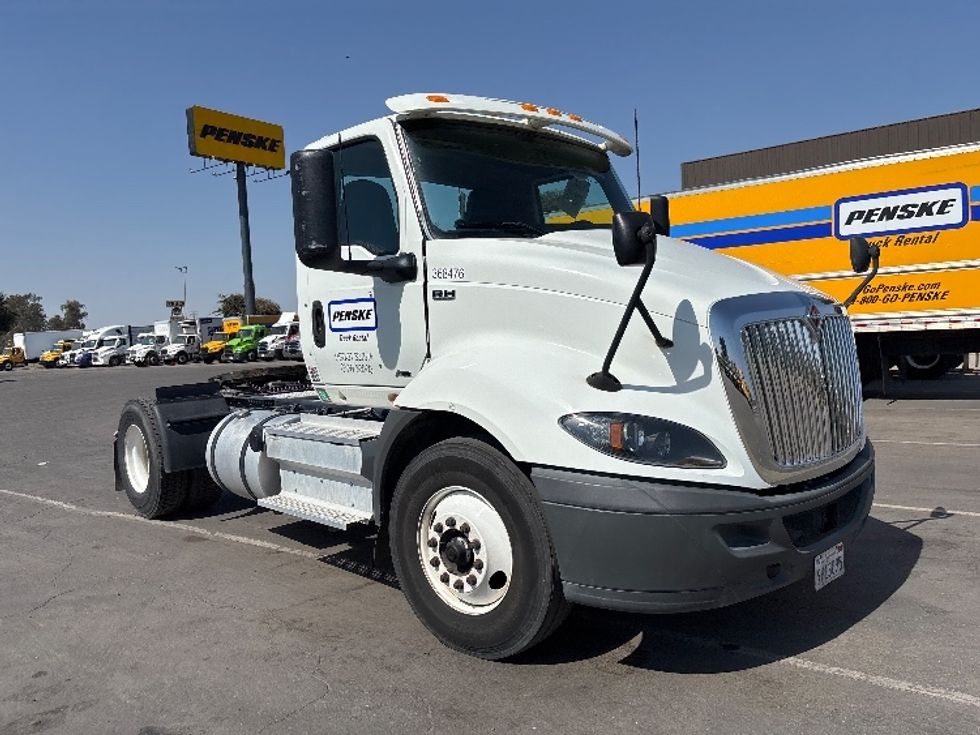 Day Cab Tractor-Heavy Duty Tractors-International-2020-RH613-Fresno-CA-273,109\n\t\tmiles-$ 23,750 - Image 1