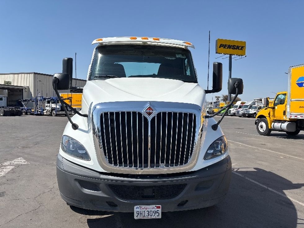Day Cab Tractor-Heavy Duty Tractors-International-2020-RH613-Fresno-CA-273,109\n\t\tmiles-$ 23,750 - Image 2
