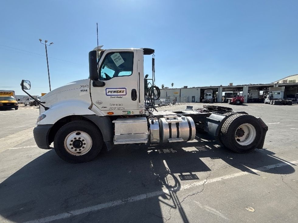 Day Cab Tractor-Heavy Duty Tractors-International-2020-RH613-Fresno-CA-273,109\n\t\tmiles-$ 23,750 - Image 4