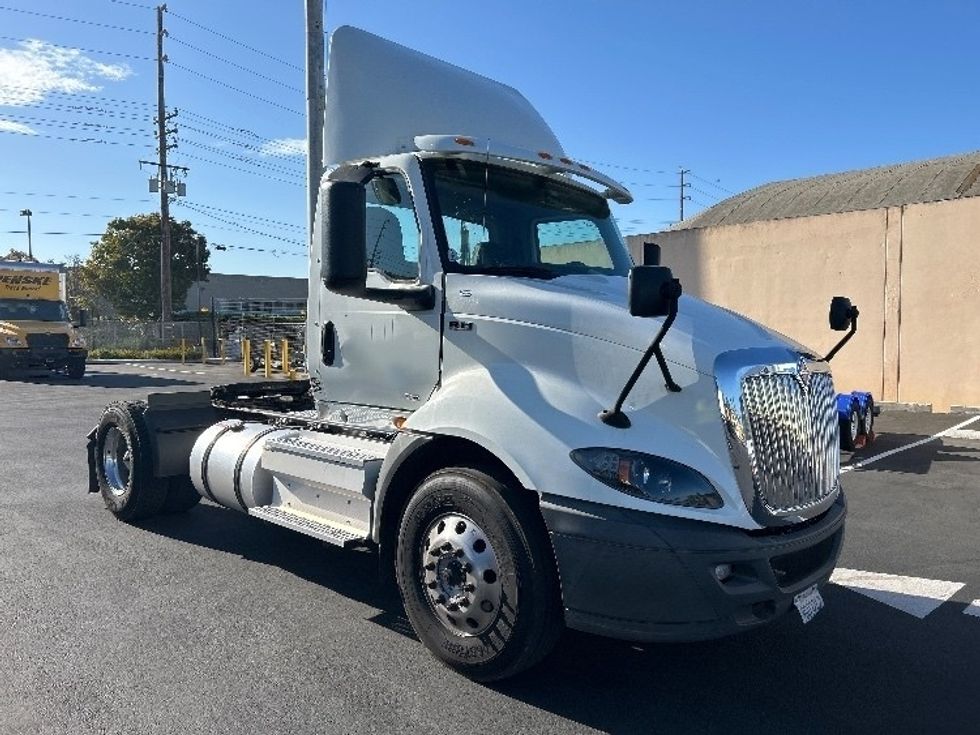 Day Cab Tractor-Heavy Duty Tractors-International-2020-RH613-Fresno-CA-368,459\n\t\tmiles-$ 21,250 - Image 1