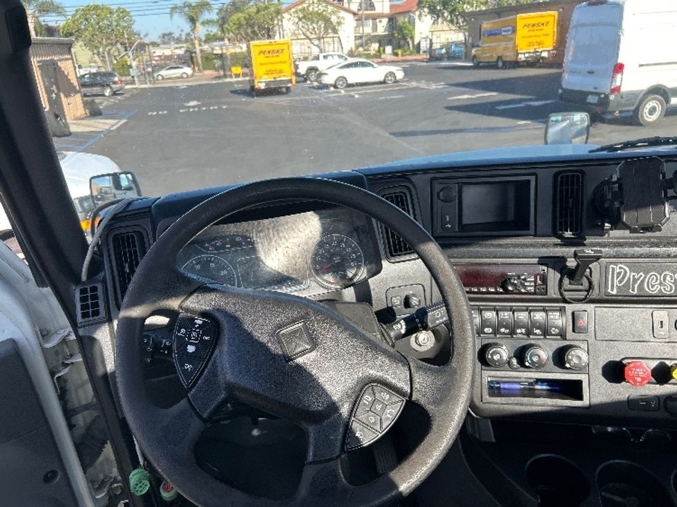 Day Cab Tractor-Heavy Duty Tractors-International-2020-RH613-Fresno-CA-368,459\n\t\tmiles-$ 21,250 - Image 11