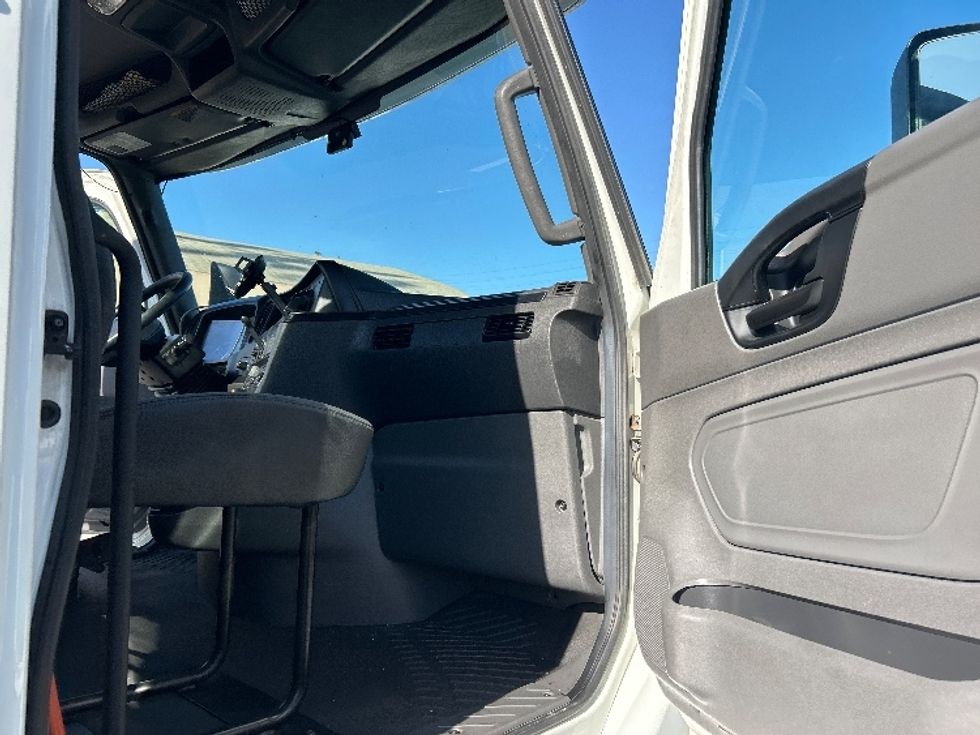 Day Cab Tractor-Heavy Duty Tractors-International-2020-RH613-Fresno-CA-368,459\n\t\tmiles-$ 21,250 - Image 12