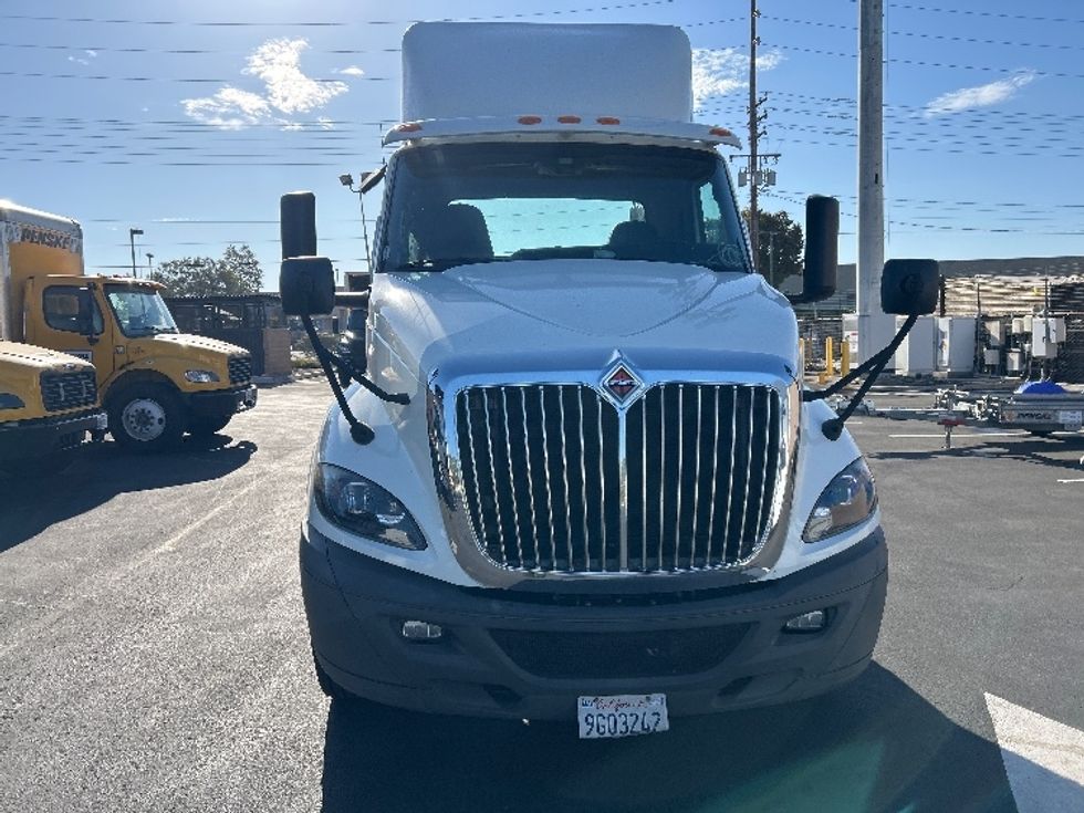 Day Cab Tractor-Heavy Duty Tractors-International-2020-RH613-Fresno-CA-368,459\n\t\tmiles-$ 21,250 - Image 2