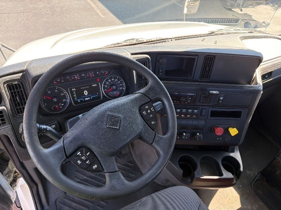 Day Cab Tractor-Heavy Duty Tractors-International-2020-RH613-Greensboro-NC-285,074\n\t\tmiles-$ 35,000 - Image 11