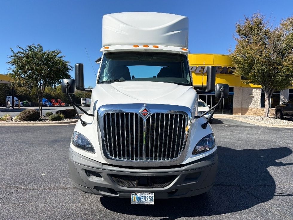 Day Cab Tractor-Heavy Duty Tractors-International-2020-RH613-Greensboro-NC-285,074\n\t\tmiles-$ 35,000 - Image 2