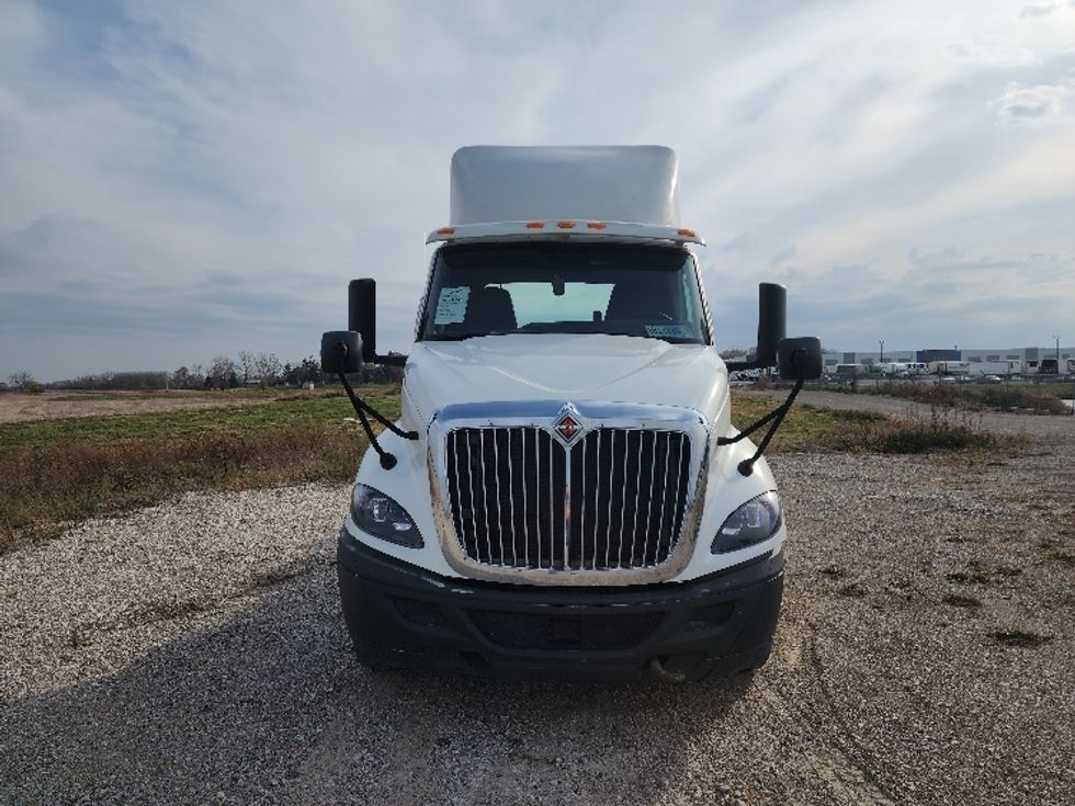 Day Cab Tractor-Heavy Duty Tractors-International-2020-RH613-Holland-MI-411,478\n\t\tmiles-$ 26,250 - Image 2