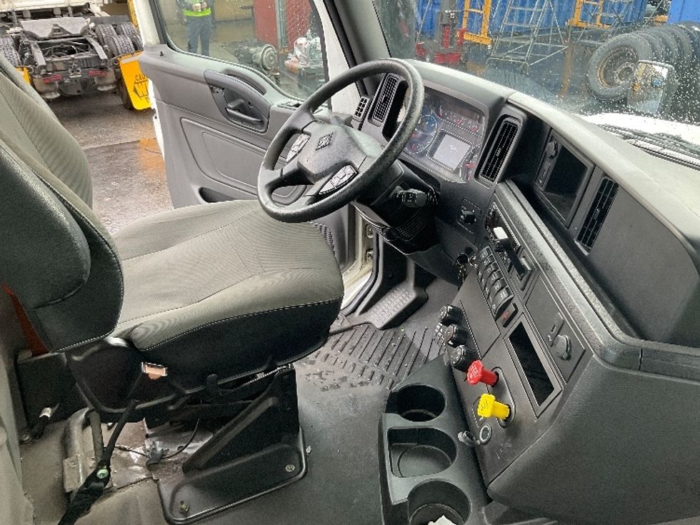 Day Cab Tractor-Heavy Duty Tractors-International-2020-RH613-Kent-WA-166,243\n\t\tmiles-$ 26,500 - Image 14