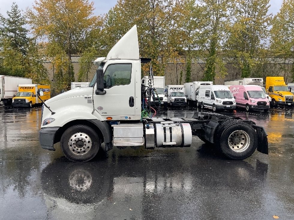 Day Cab Tractor-Heavy Duty Tractors-International-2020-RH613-Kent-WA-166,243\n\t\tmiles-$ 26,500 - Image 4