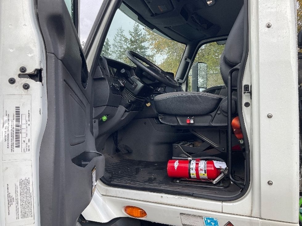 Day Cab Tractor-Heavy Duty Tractors-International-2020-RH613-Kent-WA-166,243\n\t\tmiles-$ 26,500 - Image 9