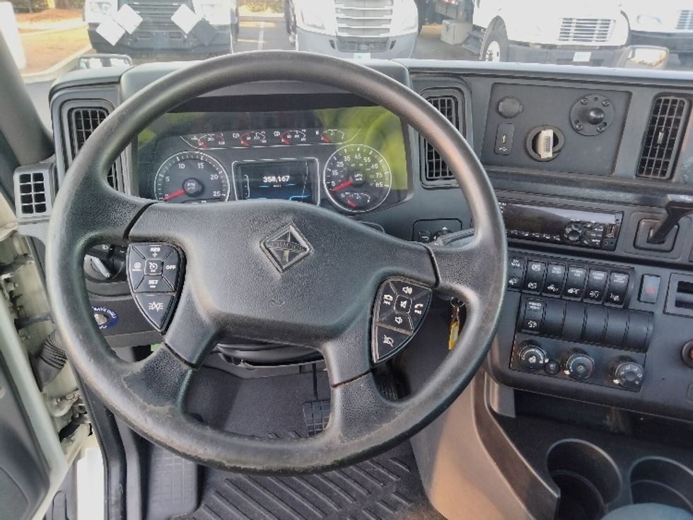 Day Cab Tractor-Heavy Duty Tractors-International-2020-RH613-La Mirada-CA-358,168\n\t\tmiles-$ 21,250 - Image 11