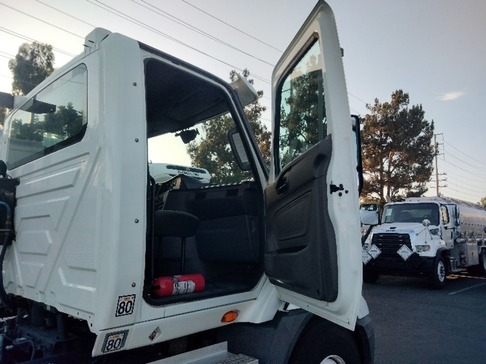 Day Cab Tractor-Heavy Duty Tractors-International-2020-RH613-La Mirada-CA-358,168\n\t\tmiles-$ 21,250 - Image 12