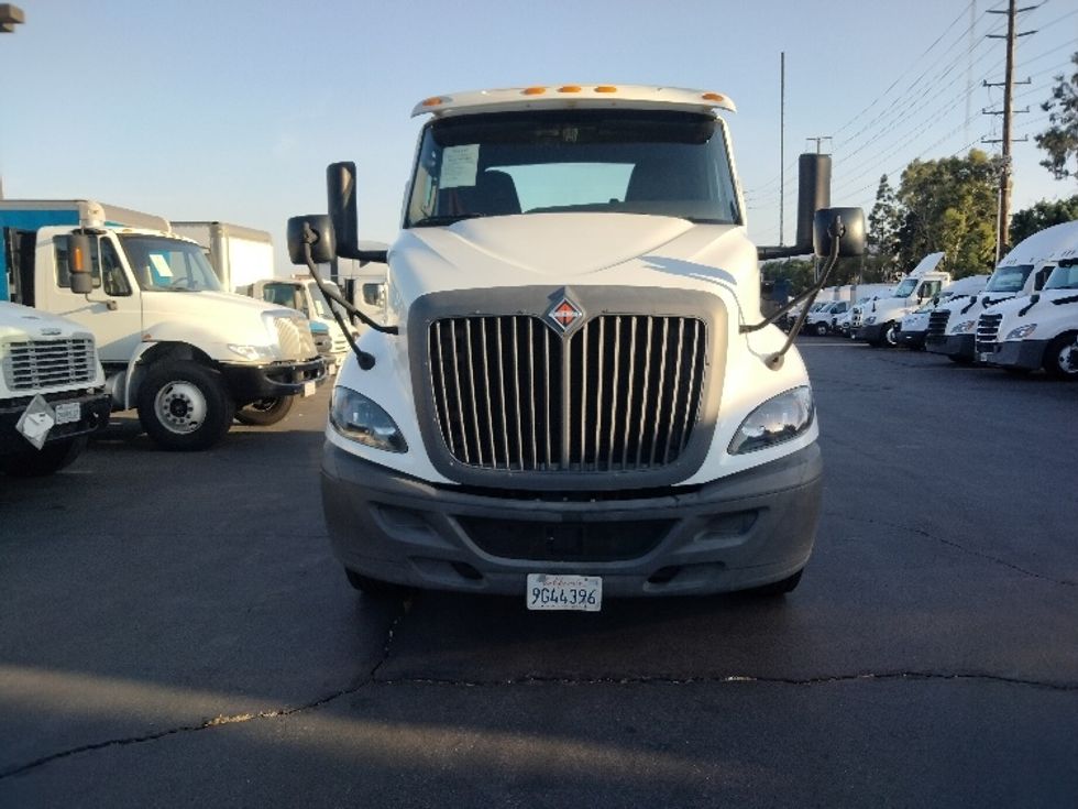 Day Cab Tractor-Heavy Duty Tractors-International-2020-RH613-La Mirada-CA-358,168\n\t\tmiles-$ 21,250 - Image 2