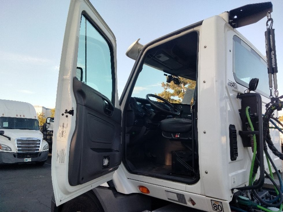Day Cab Tractor-Heavy Duty Tractors-International-2020-RH613-La Mirada-CA-358,168\n\t\tmiles-$ 21,250 - Image 9