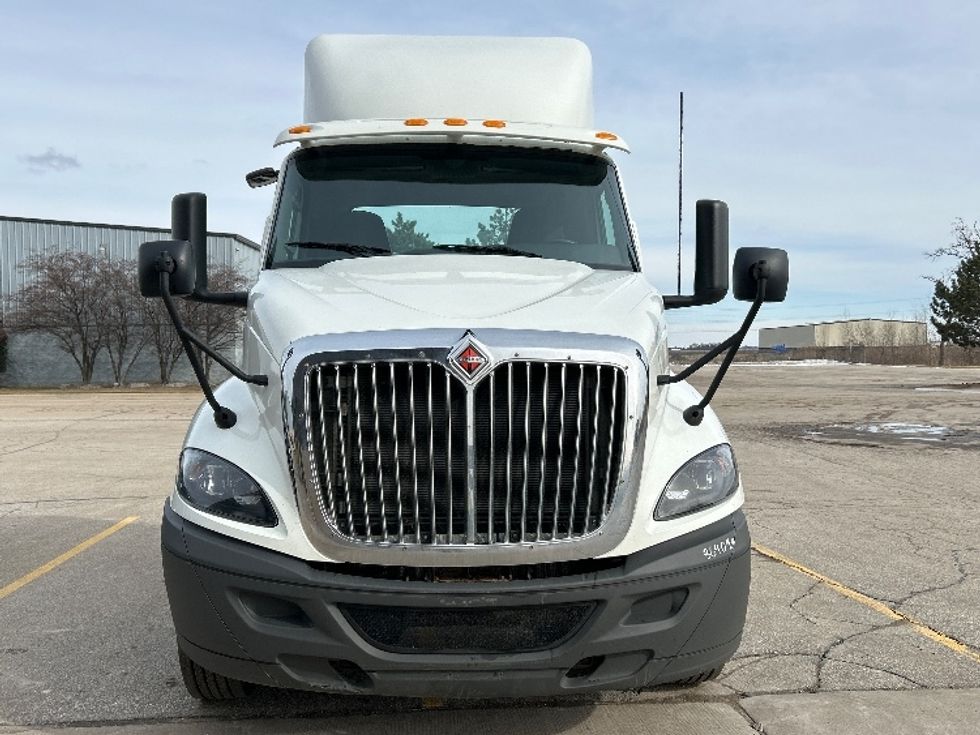 Day Cab Tractor-Heavy Duty Tractors-International-2020-RH613-Lansing-MI-386,863\n\t\tmiles-$ 25,250 - Image 2