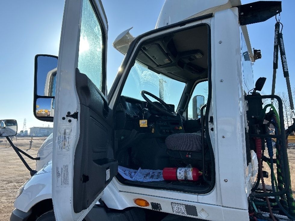 Day Cab Tractor-Heavy Duty Tractors-International-2020-RH613-Lansing-MI-386,863\n\t\tmiles-$ 25,250 - Image 9