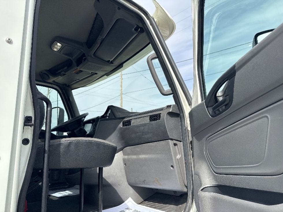 Day Cab Tractor-Heavy Duty Tractors-International-2020-RH613-Lansing-MI-399,424\n\t\tmiles-$ 26,250 - Image 12